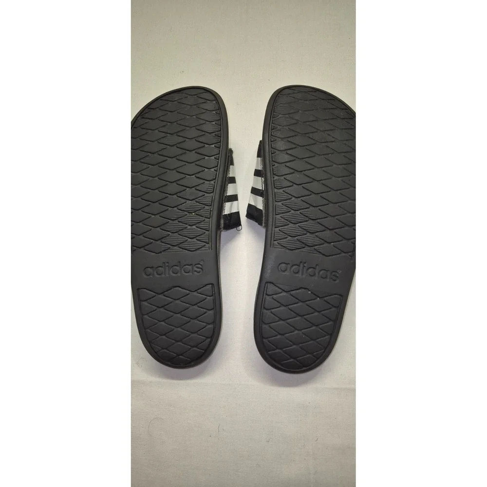 Adidas Adilette Unisex Comfort Slide‎ Sandals, Black & White USED  Size unknown